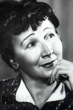 Эта актриса занимает в отечественном искусстве особую нишу. Смешная, ироничная, язвительная и безумно талантливая.