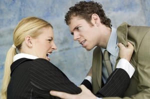 В отношениях всегда участвуют, как минимум, двое. И, как минимум, двое могут быть виноваты в том, что эти отношения разрушены.