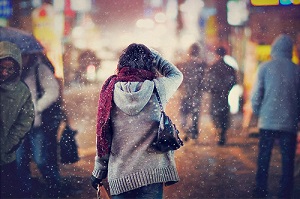 Общепринято считать, что встречать Новый год в одиночестве – это все равно, что пережить индивидуальный апокалипсис, то есть – очень плохо.