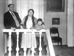 Крандиевская-Толстая на протяжении 20 лет была для именитого классика женой, матерью его сыновей, музой, секретарем…