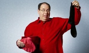 Увы, многие (а иногда хочется сказать, что почти все) мужчины ни выбирать, ни дарить подарки не умеют.