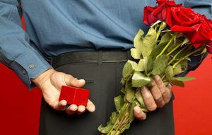 Увы, многие (а иногда хочется сказать, что почти все) мужчины ни выбирать, ни дарить подарки не умеют.