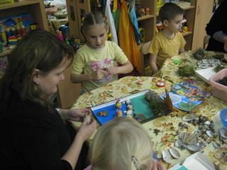 Аппликация из природных материалов: Панно «Белочка»