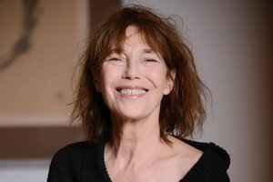 Ей за шестьдесят, но разве время властно над женщиной, если её имя – Джейн Биркин