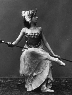 Она была одной из самых популярных московских танцовщиц 1910-х годов